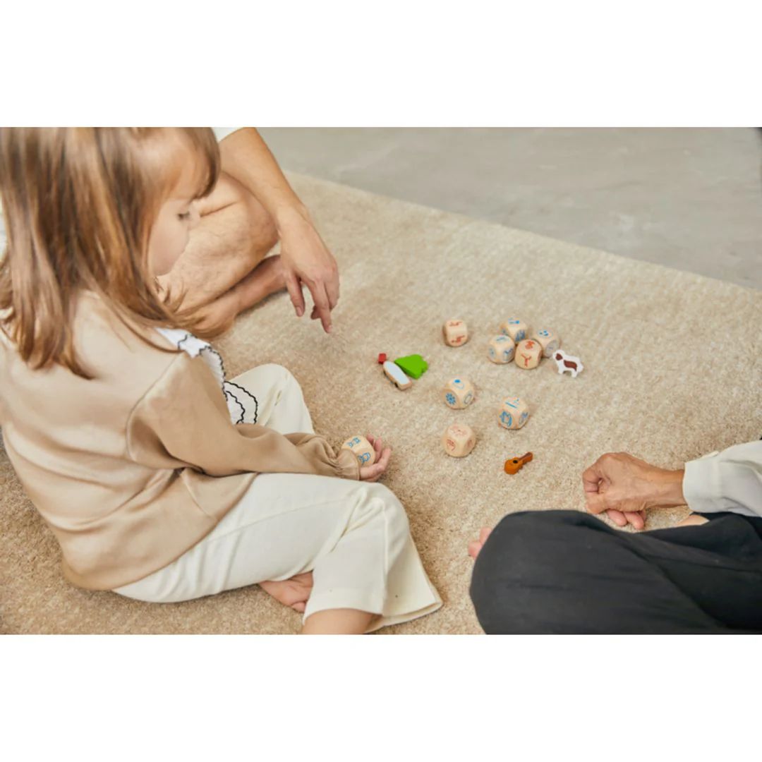 Dados de madera para contar historias