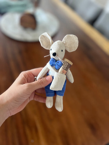 Ratoncito de los dientes en tonos azul