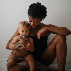 Chupón Frigg Daisy silicone (Willow/Croissant)