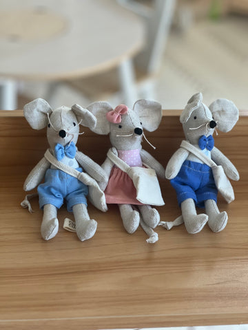 Ratoncita de los dientes en tonos rosa