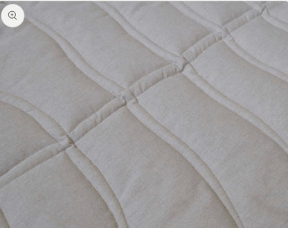 Tapete hecho de lino en forma de hoja