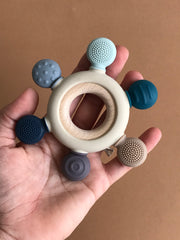 Mordedera plana con textura (3 colores)