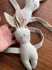 Par de cortineros en forma de conejo