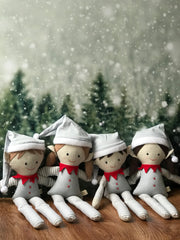 Duende niño elf navideño en tonos neutros pelo cafe obscuro