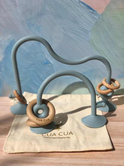 Juguete de silicón con aros de madera y succión (Varios colores)