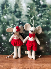 Ratoncita con falda roja navideña