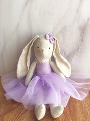 Coneja con tutú morado