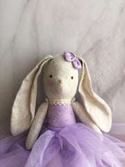 Coneja con tutú morado