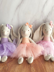 Coneja con tutú morado