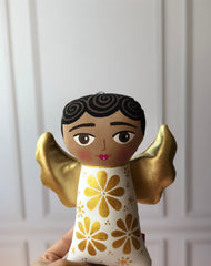 Ángel pintada y bordada a mano