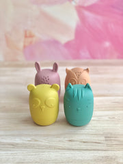 Juguetes para agua baño hechos de silicón (Conejo, búho, gato, panda)