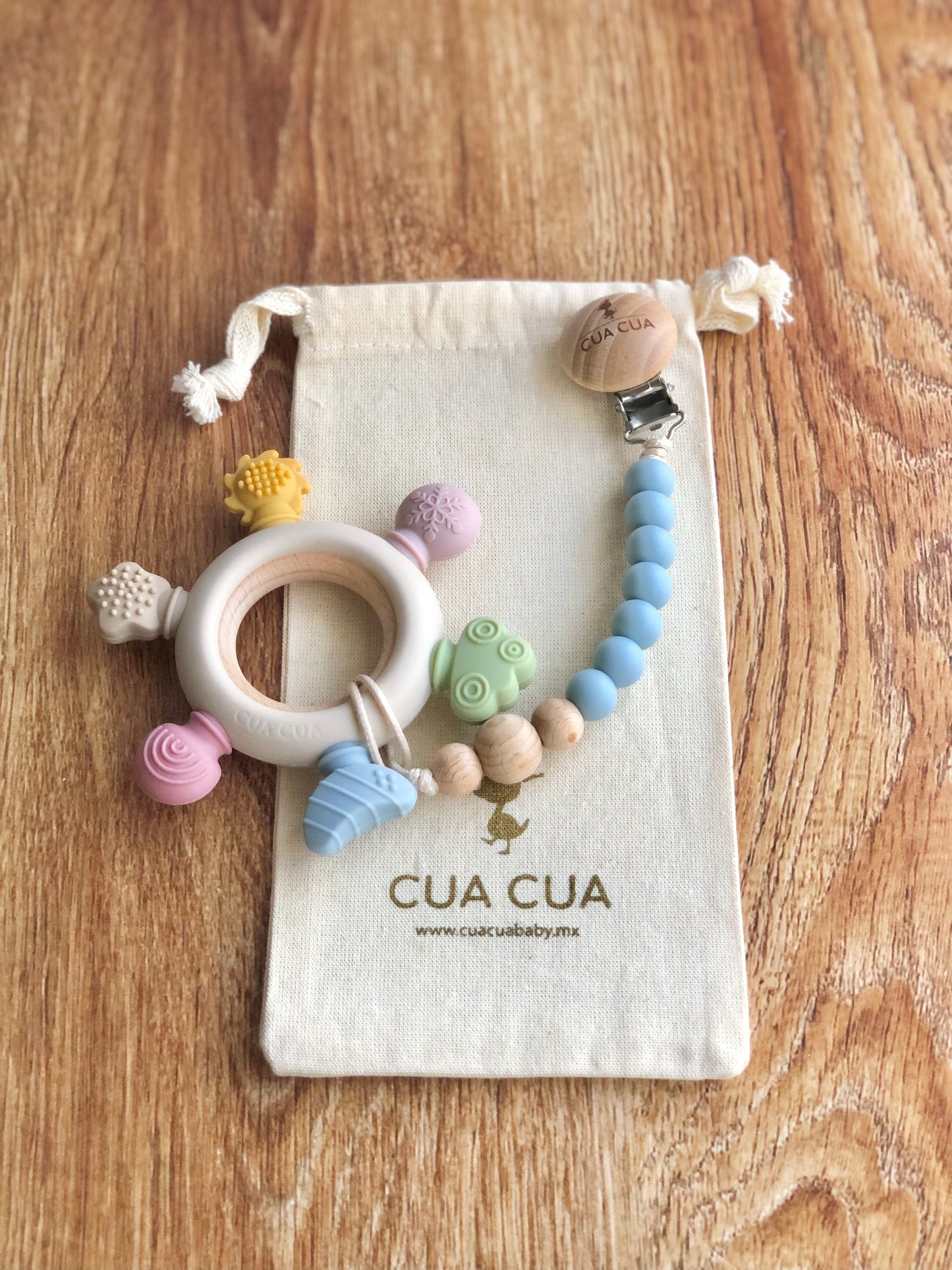 Gift bag mordedera arcoíris de silicon+portachupon