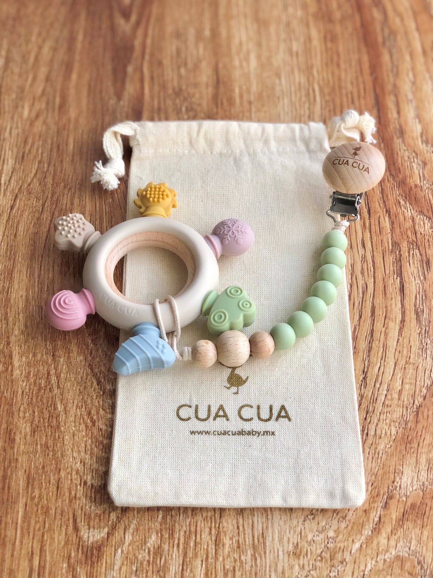 Gift bag mordedera arcoíris de silicon+portachupon