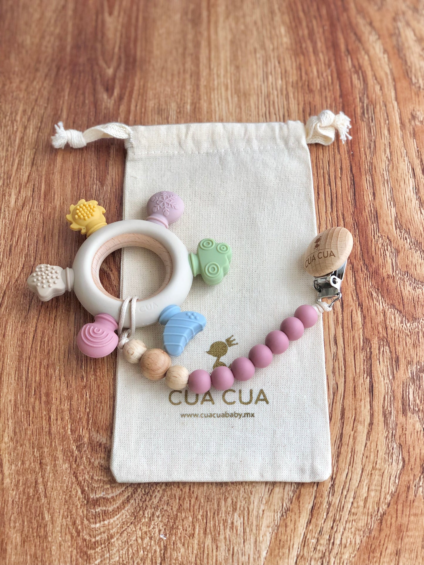 Gift bag mordedera arcoíris de silicon+portachupon