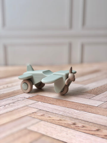 Avioncito de silicón verde