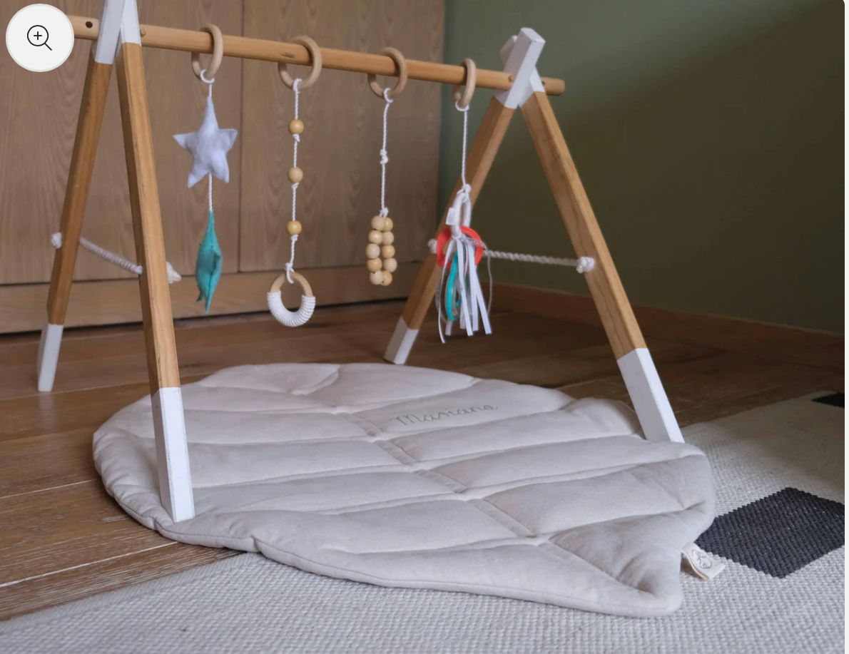 Tapete hecho de lino en forma de hoja