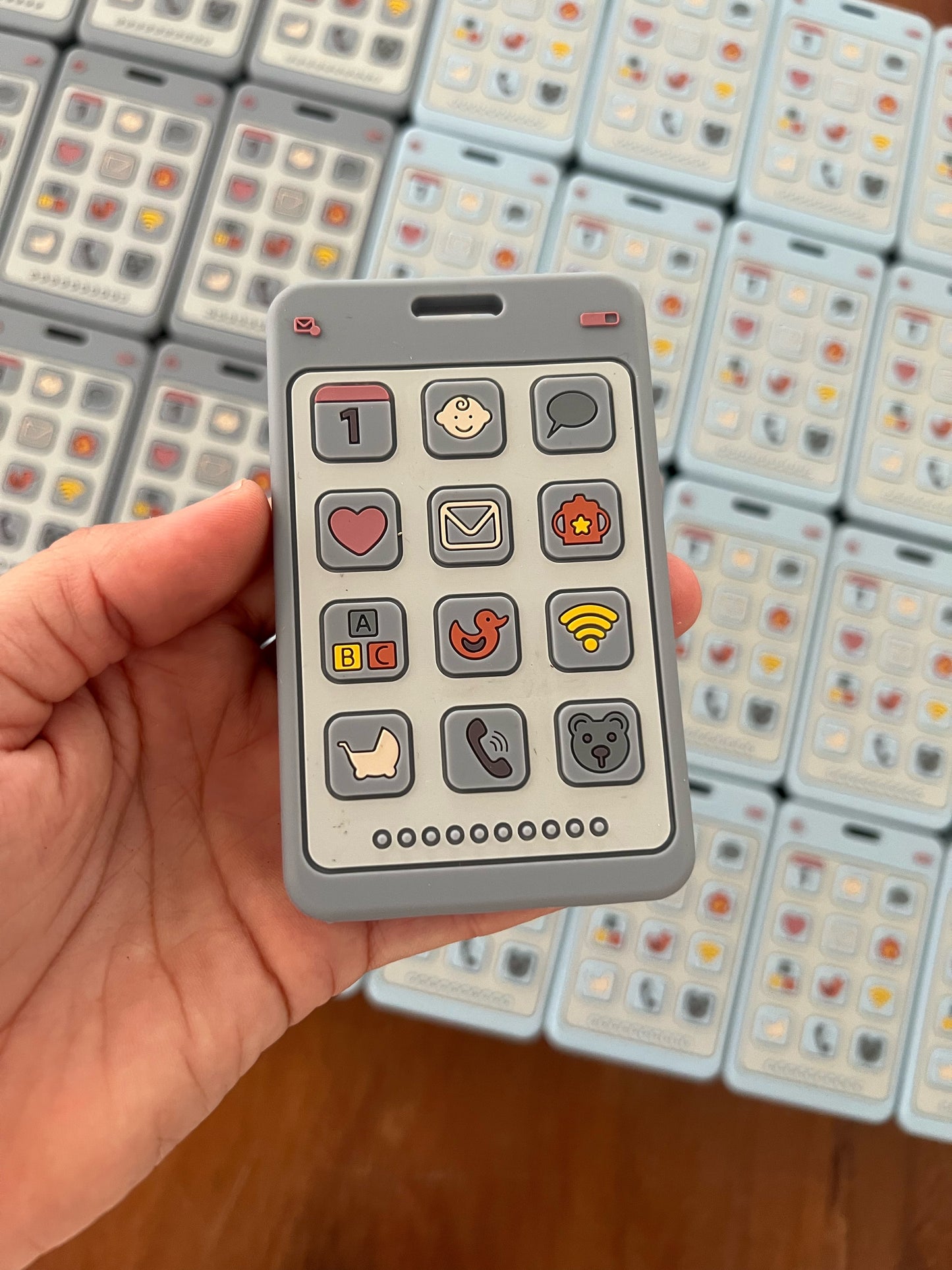 Mordedera Celular de silicón (3 colores)