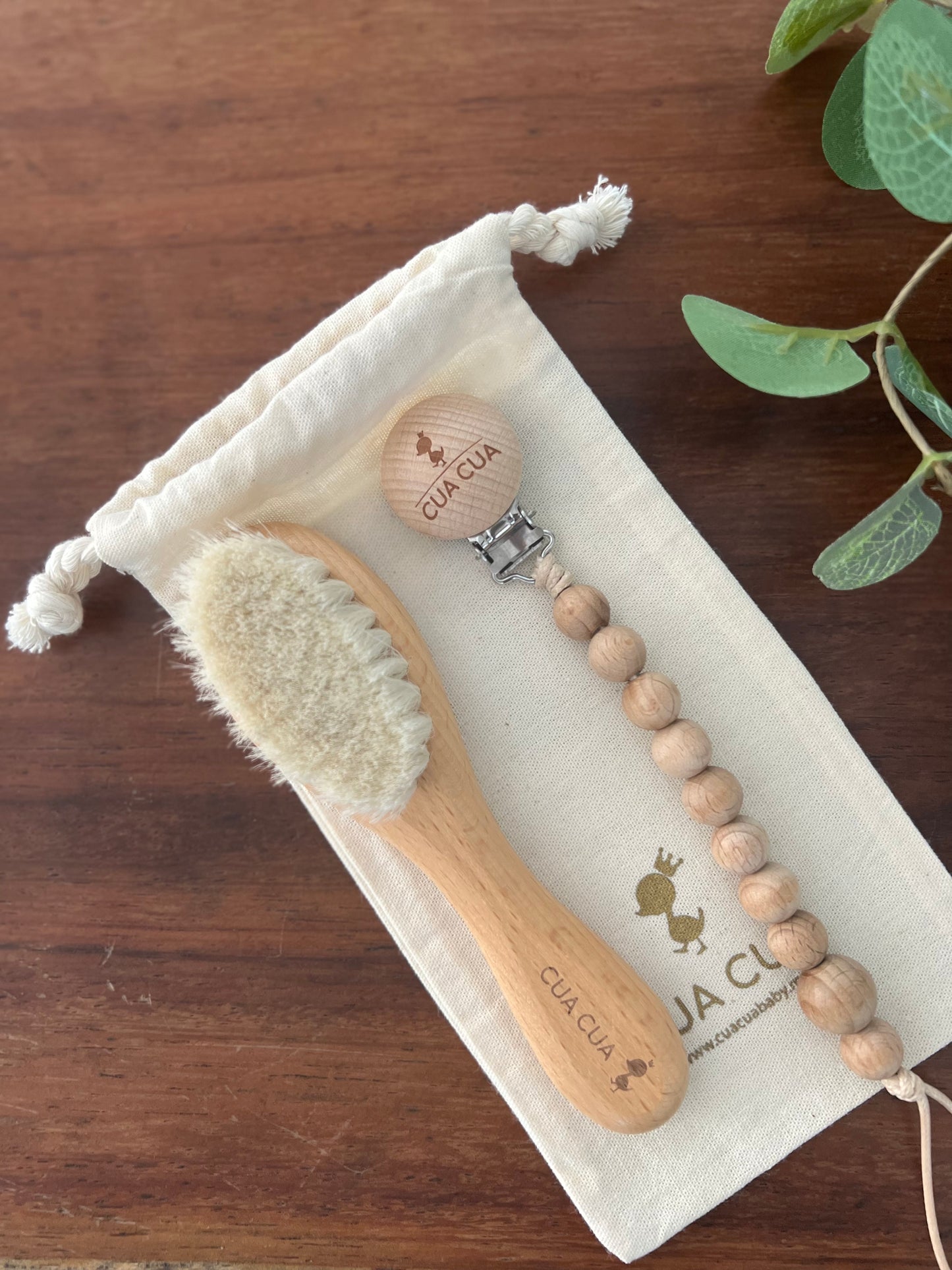 Gift bag de cepillo y portachupon de madera