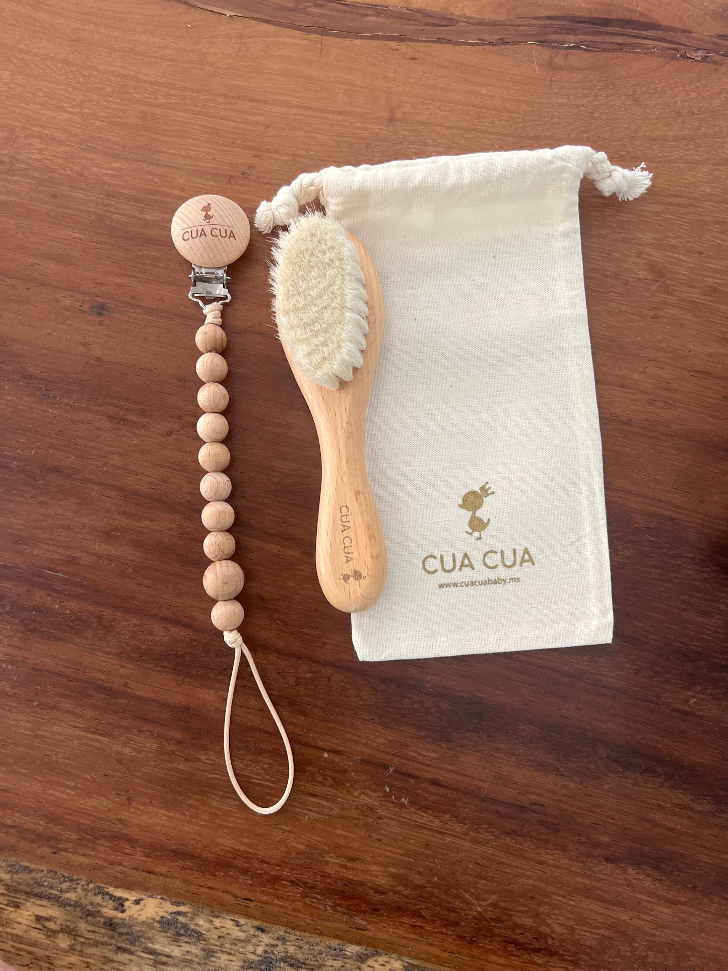 Gift bag de cepillo y portachupon de madera